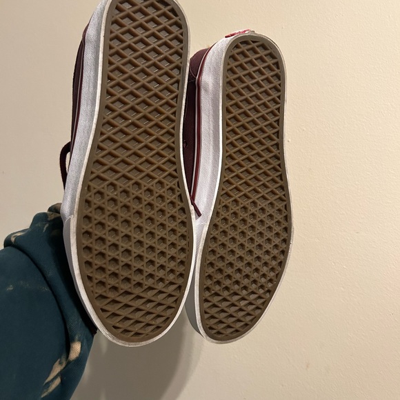 Men’s Vans Low Chukka Cork Wine Skate Shoes - Picture 2 of 5